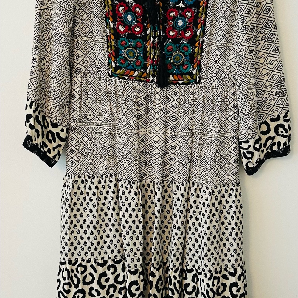 John Mark Geometric Patterned Top in Black and White
